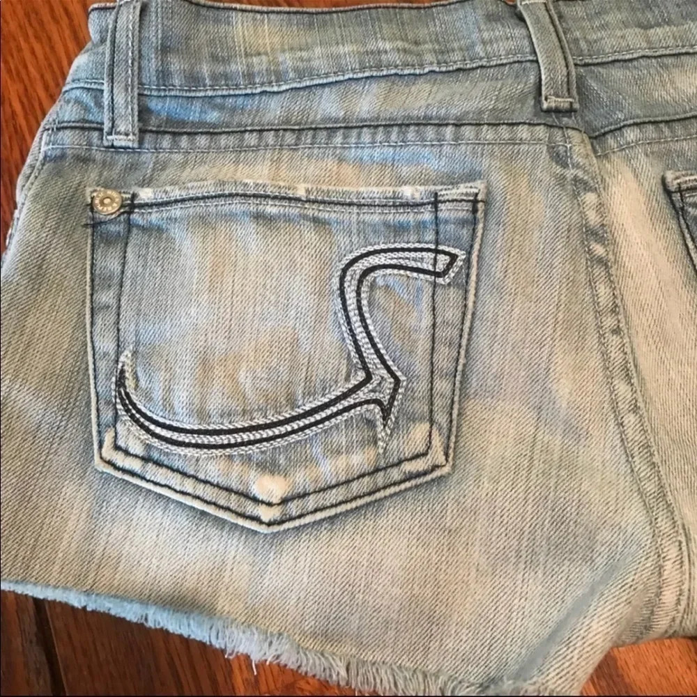𝅺ROCK‎ & Republic shorts. Size 25 - Picture 4 of 5